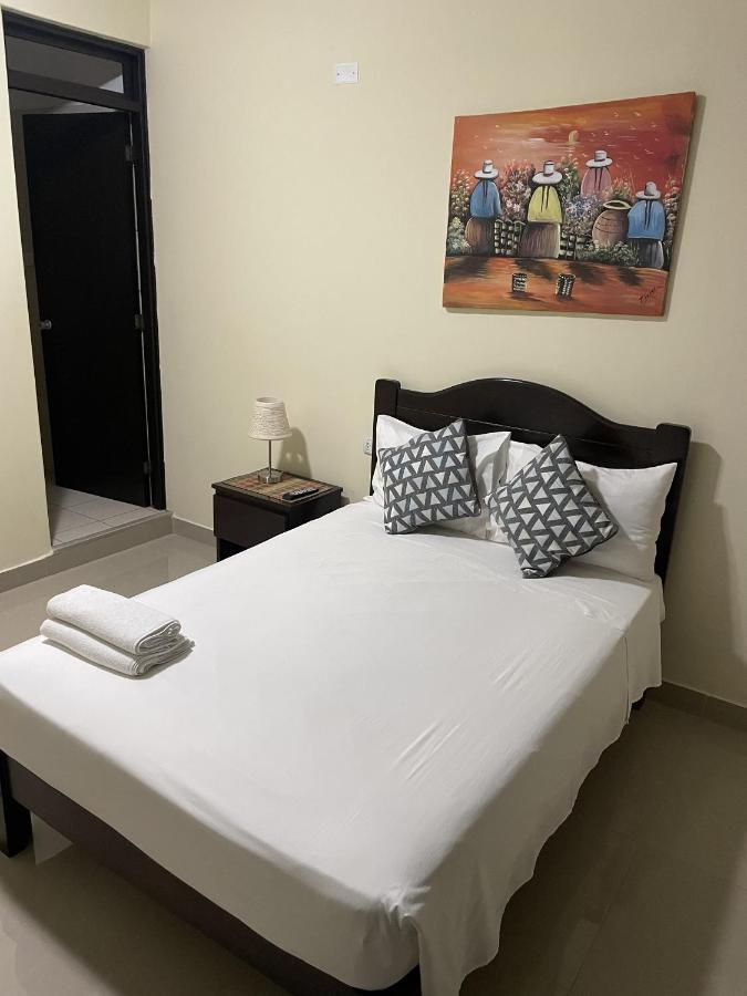 Hotel Calmelia ปิวรา ภายนอก รูปภาพ